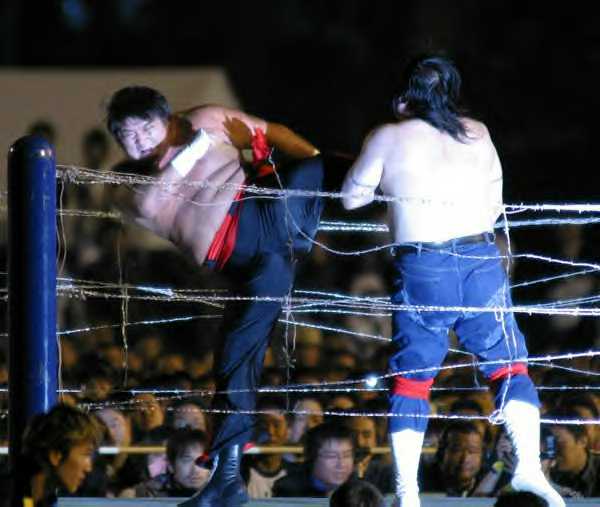 Shinya Hashimoto vs. Kintaro Kanemura, WEW (5/5/2003) | HANDWERK